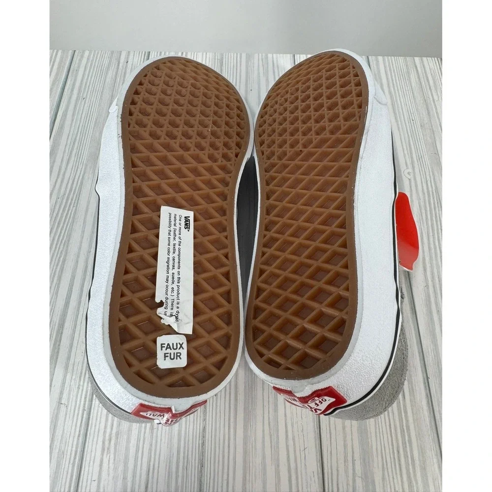 Vans Women's Shoes Vans Asher Suede Sherpa Size 7